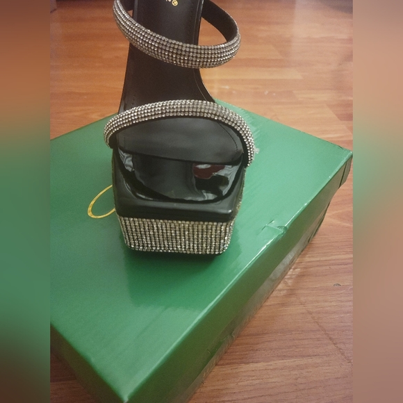 COPY - New Rhinestone Platform Heels - Picture 5 of 8